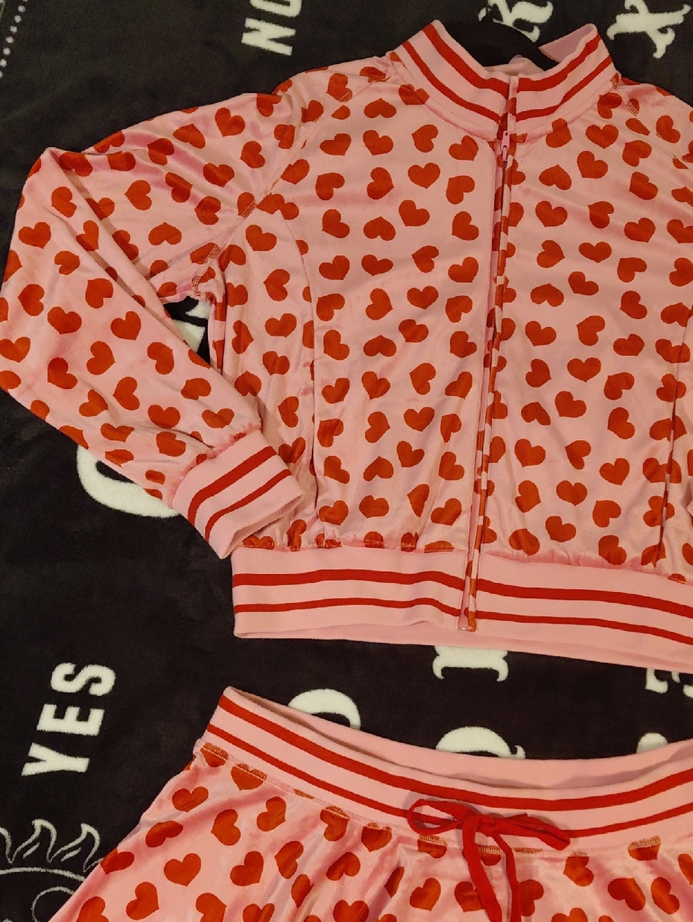 DOLLSKILL 1X Sugar Thrillz Pink Jacket & Skirt Set with Red Hearts - Picture 2 of 16